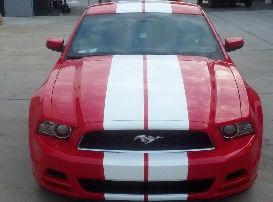 mustang_redwht_630